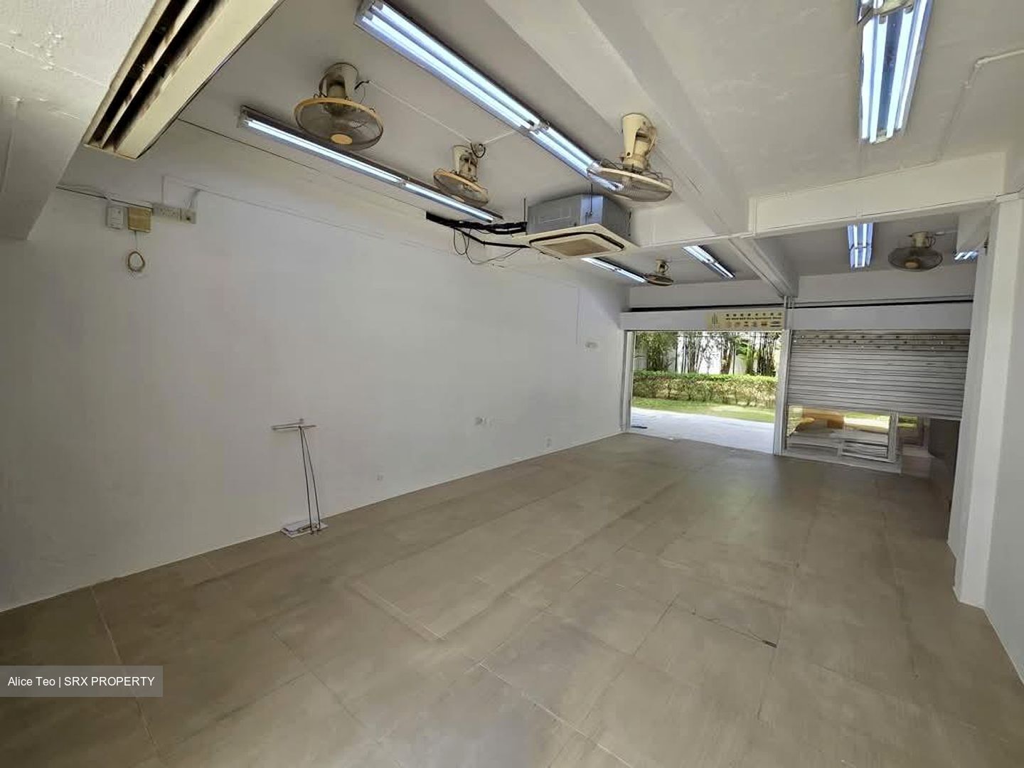 Upper Boon Keng Road (D14), Retail #544648541